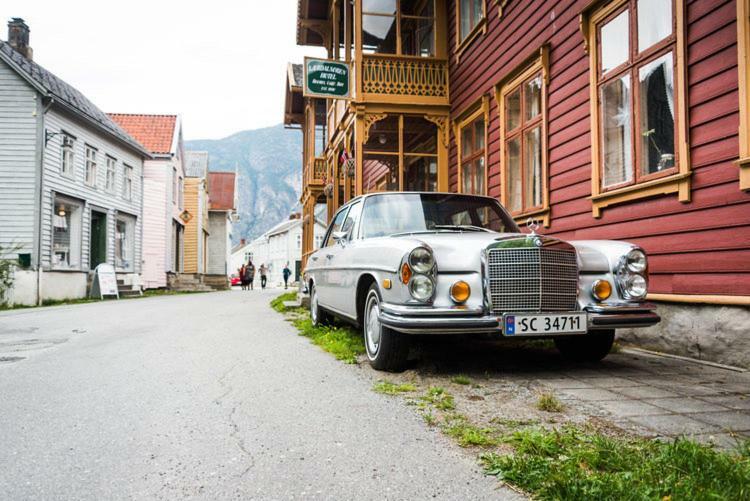 Laerdalsoren Motor Guesthouse Лердалсёйри Экстерьер фото